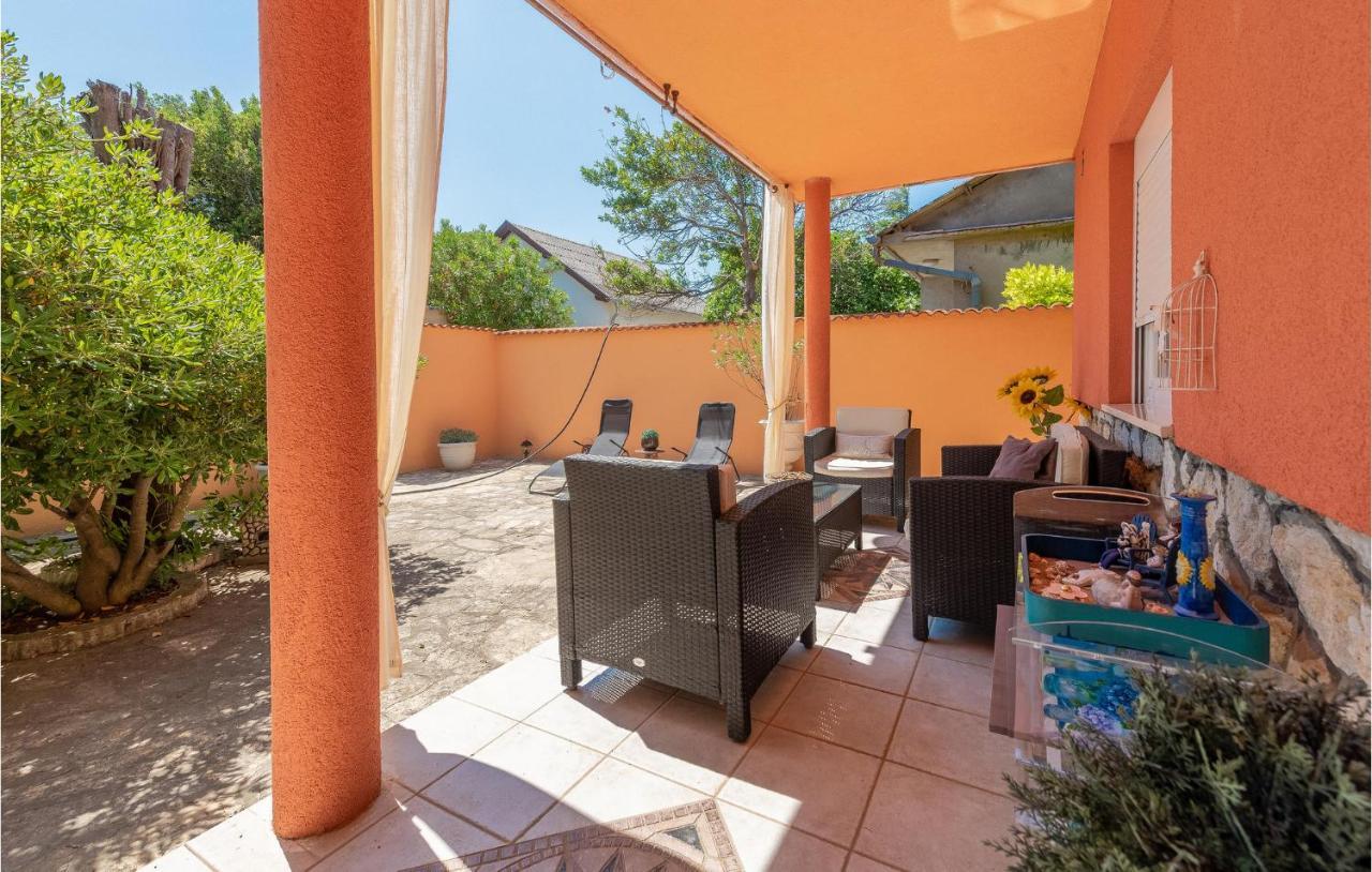 Cozy Home In Vrsi With Wifi Exterior photo